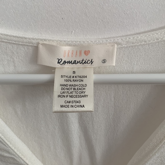 [S] White button-up top - Picture 2 of 4